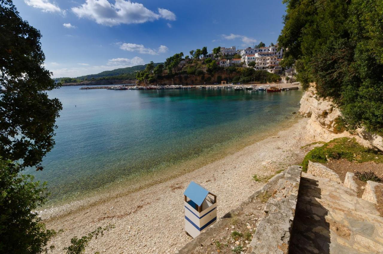 Aegean Suites Votsi  외부 사진